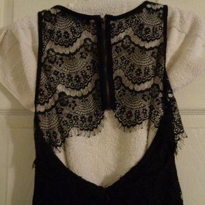 Lace dress S